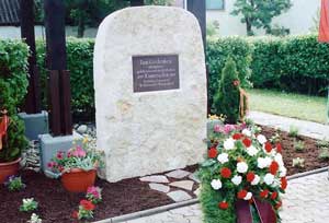 Gedenkstein in Wollersdorf